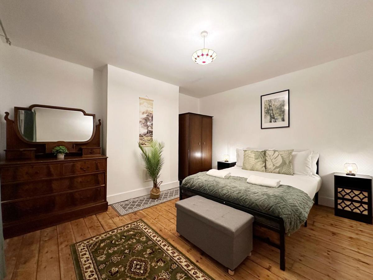 Hannah Place Near Finsbury Park - 4 Double Beds, Ideal For Families, Max 8 People Лондон Екстер'єр фото
