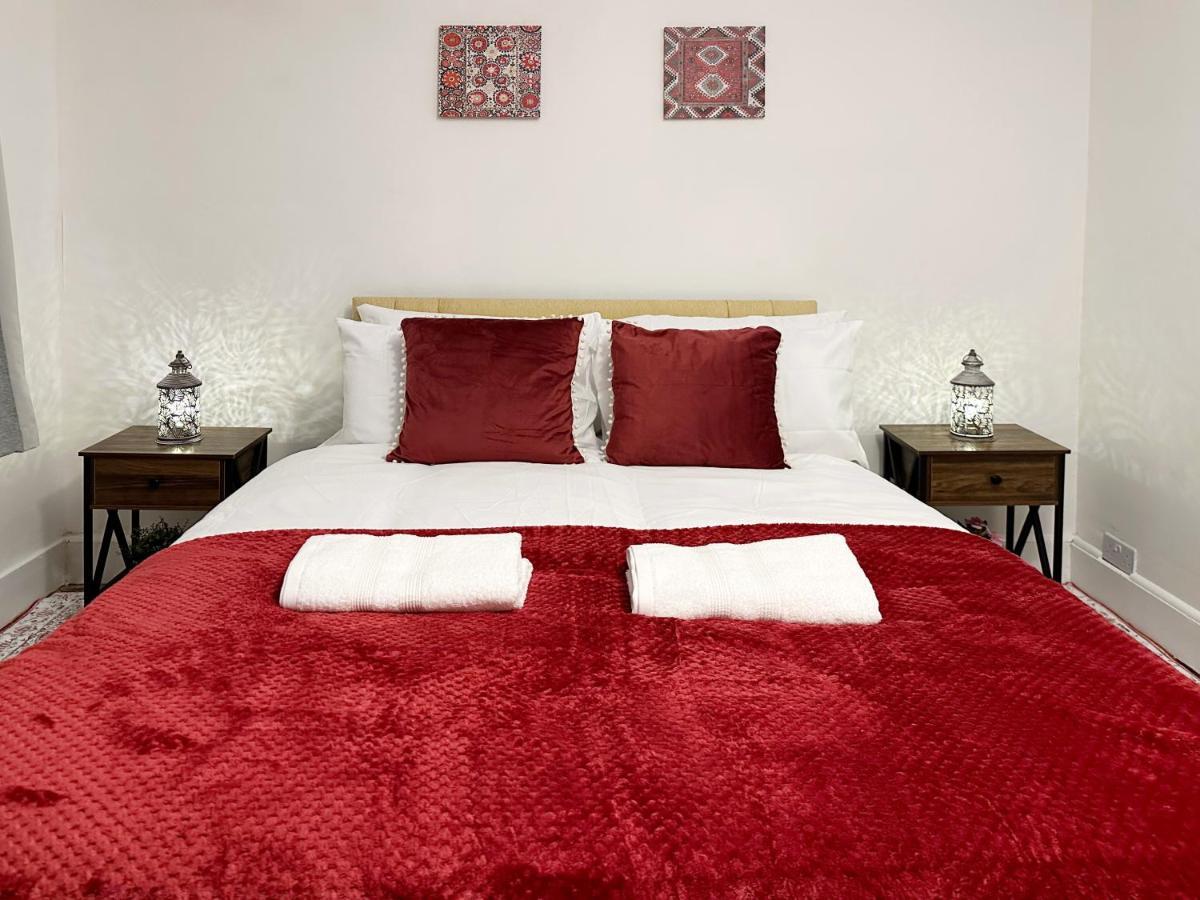 Hannah Place Near Finsbury Park - 4 Double Beds, Ideal For Families, Max 8 People Лондон Екстер'єр фото